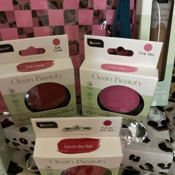 B Pure Clean Beauty Bundle with Make-Up Bag - Picture 2 of 2